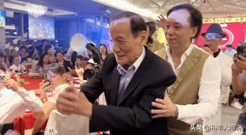 黑暗江湖阵容搭配图表最新　暗黑地牢阵容称号有什么用-第2张