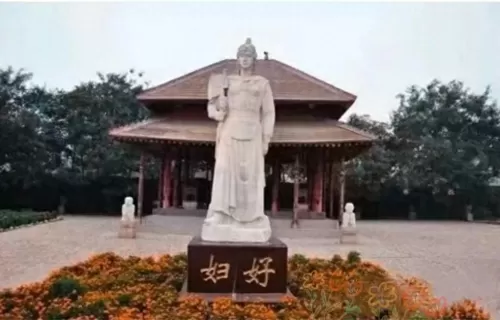 部落皇后阵容搭配图片大全　部落传奇最强阵容-第1张