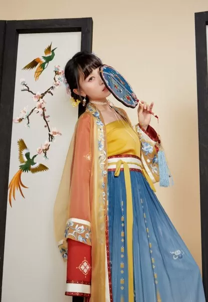 神仙阵容汉服怎么搭配图片　仙气飘飘的汉服-第2张