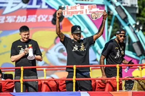 12人篮球阵容怎么搭配　篮球五小阵容战术-第4张