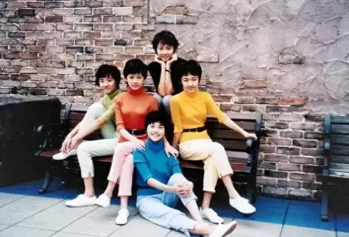 99年春晚主持阵容搭配　1999年春晚节目名单-第1张