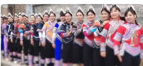 云南人结婚阵容搭配图片(云南结婚是男方先办还是女方先办)-第1张