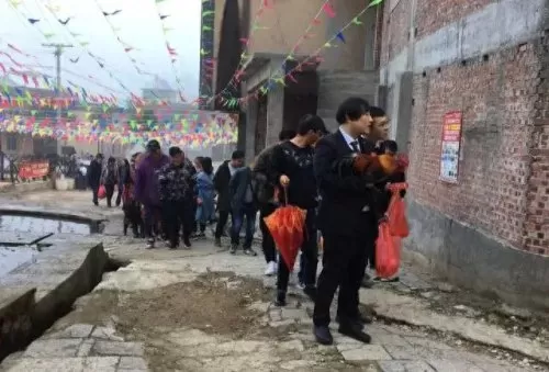 云南人结婚阵容搭配图片(云南结婚是男方先办还是女方先办)-第13张