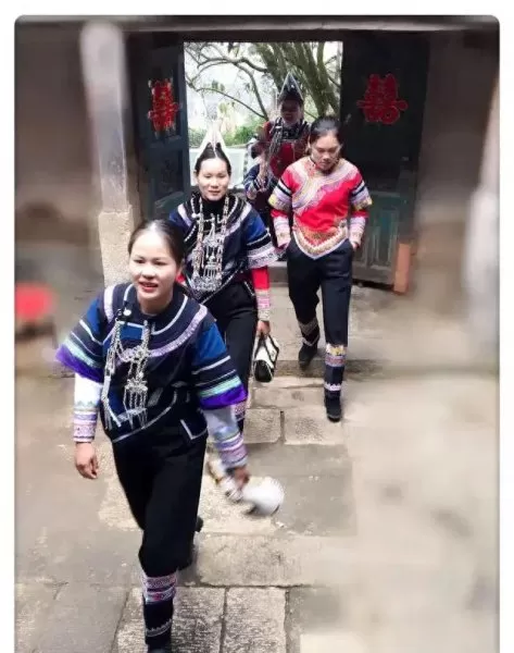 云南人结婚阵容搭配图片(云南结婚是男方先办还是女方先办)-第35张