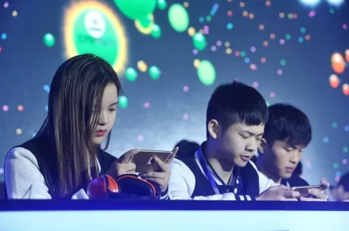 要怎么设置银翼计划中文配音　终结战场银翼海妖-第1张