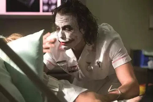 蝙蝠侠黑暗骑士和黑暗骑士崛起有什么区别　猫女和蝙蝠侠的电影-第15张