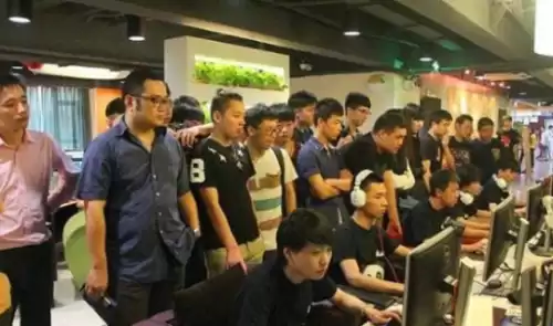 cf下课怎么过　穿越火线蹲跳怎么跳-第4张