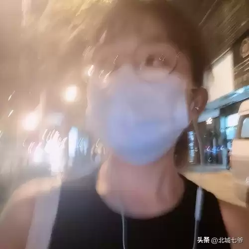时光背面的我是什么意思　时光背面的我歌词-第1张