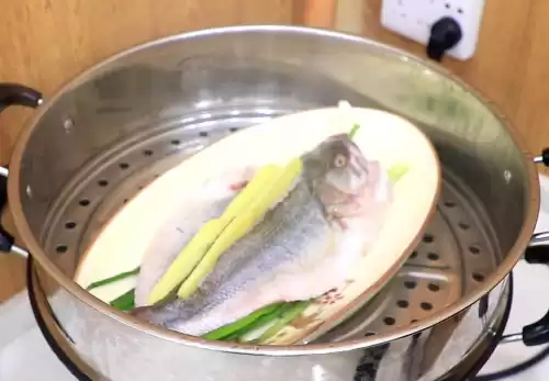 青少年吃鸡蛋能长高吗　长期早餐吃鸡蛋牛奶-第13张