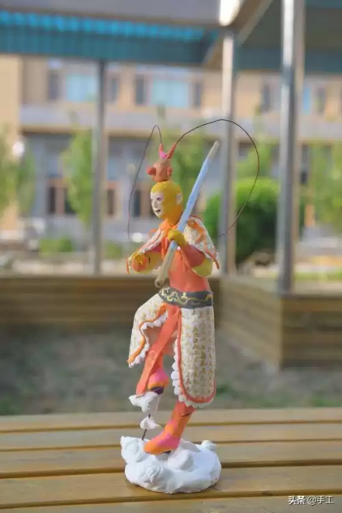 怎么用橡皮泥捏吃鸡人物　粘土做吃鸡玩具-第3张