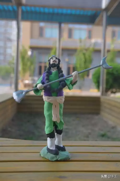 怎么用橡皮泥捏吃鸡人物　粘土做吃鸡玩具-第8张