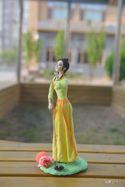 怎么用橡皮泥捏吃鸡人物　粘土做吃鸡玩具-第21张