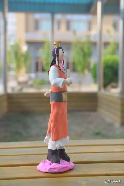 怎么用橡皮泥捏吃鸡人物　粘土做吃鸡玩具-第23张