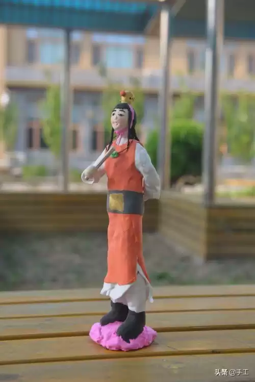 怎么用橡皮泥捏吃鸡人物　粘土做吃鸡玩具-第24张