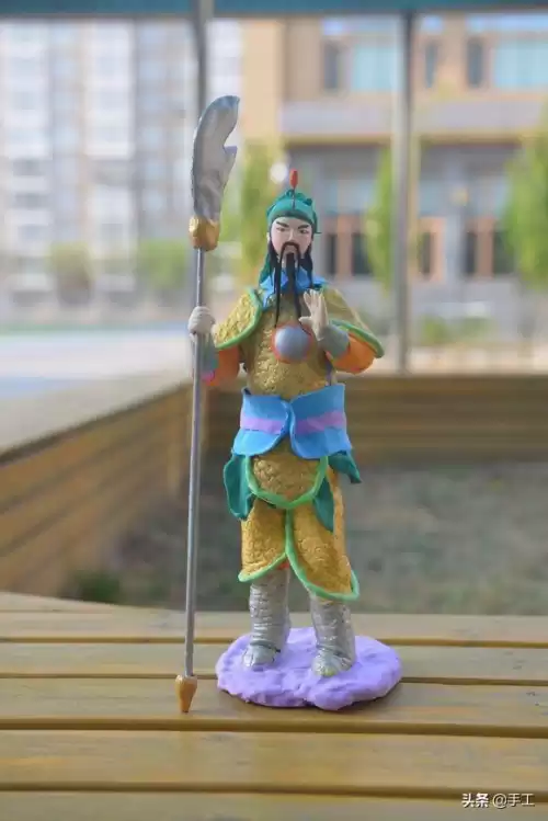怎么用橡皮泥捏吃鸡人物　粘土做吃鸡玩具-第28张