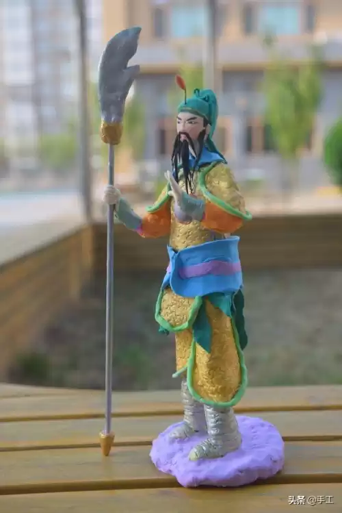 怎么用橡皮泥捏吃鸡人物　粘土做吃鸡玩具-第29张