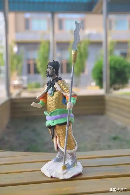 怎么用橡皮泥捏吃鸡人物　粘土做吃鸡玩具-第33张