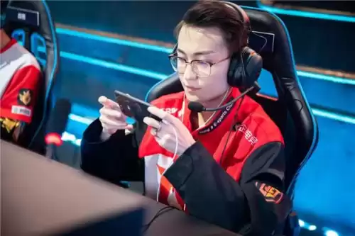 cf手游陀螺仪和手搓什么意思　手搓玩家的含义-第2张