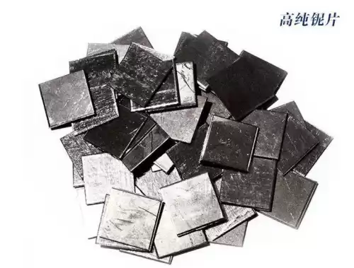 存在矿石里四方体白色金属是什么　金属矿物-第8张