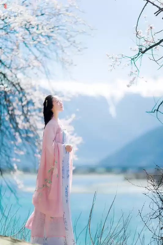 明日之后鲤鱼和锦鲤一样吗　鲤鱼群能钓到锦鲤吗-第2张