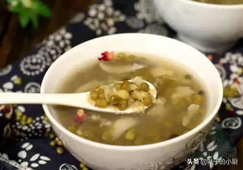想煮出碧绿的绿豆汤用什么锅　铁锅煮绿豆汤黑了能喝吗-第1张