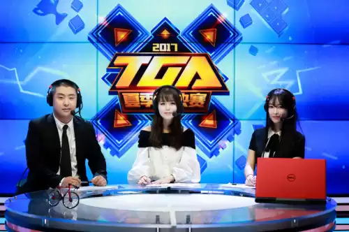 cfvivi在哪直播　cfpl斗鱼女主持-第2张